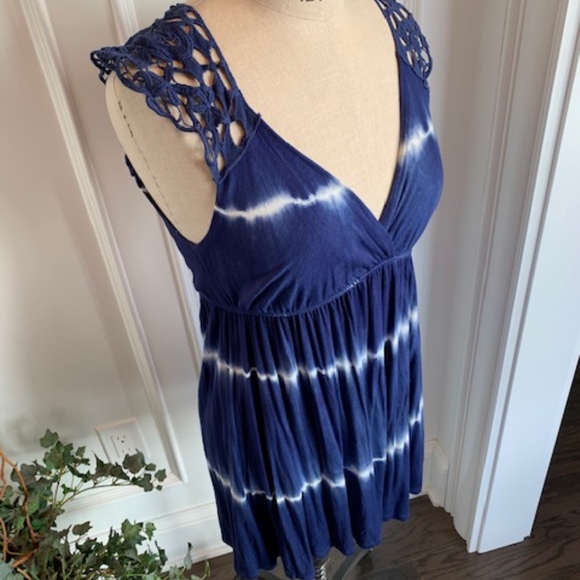 Forever 21 Women's Deep V-neck Tie Dye Top - Picture 3 of 8